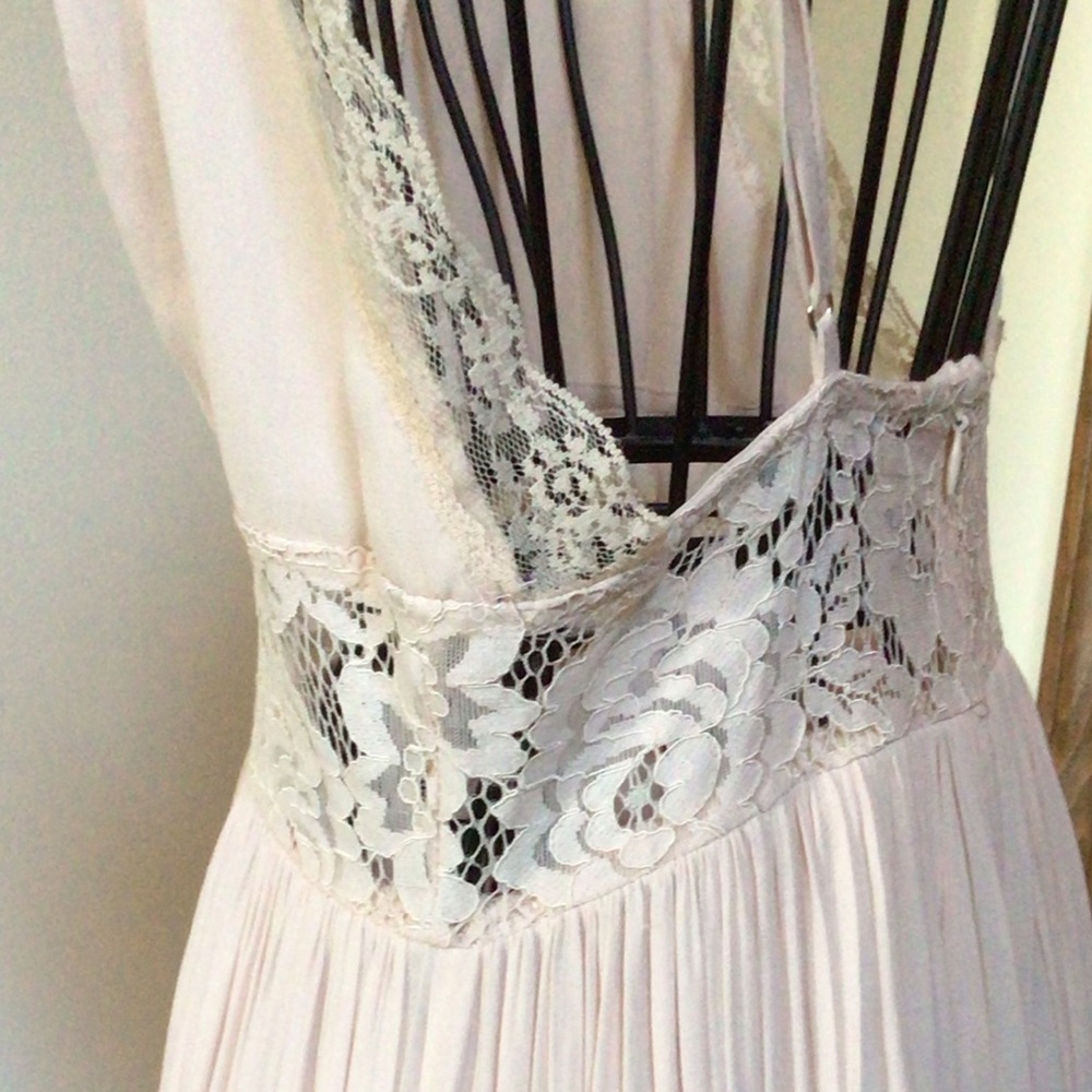 Rare find Blush dress by forever 21, size Small - Picture 9 of 11